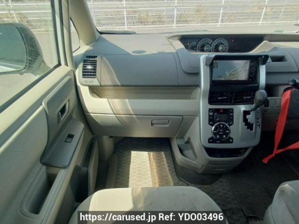 Used 2011 AT toyota noah ZRR70G Image[18]