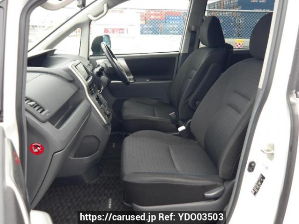 Used 2010 AT toyota voxy ZRR70W Image[14]