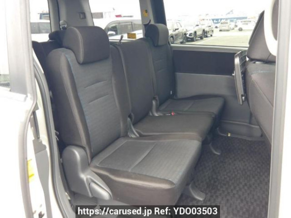 Used 2010 AT toyota voxy ZRR70W Image[15]
