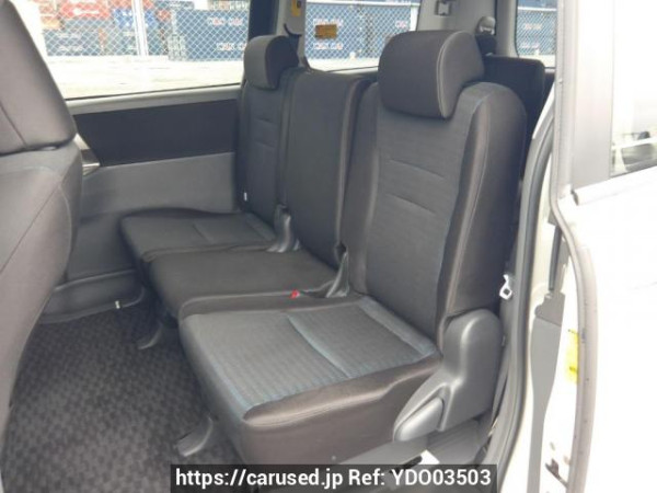 Used 2010 AT toyota voxy ZRR70W Image[16]