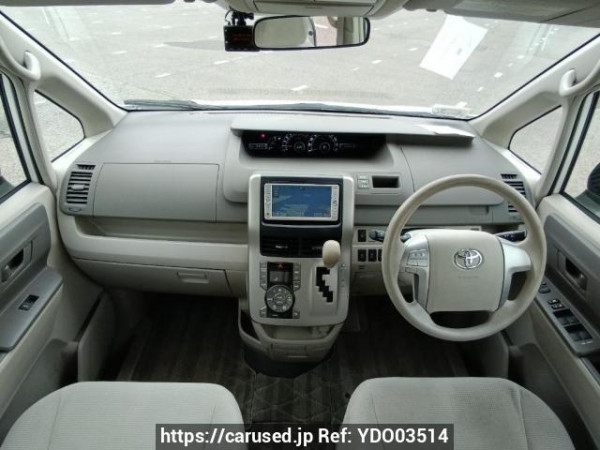 Used 2009 AT toyota noah ZRR75G Image[17]
