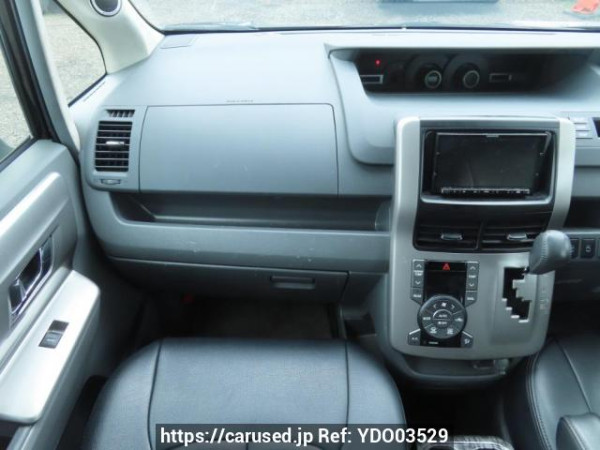 Used 2010 AT toyota voxy ZRR70W Image[18]