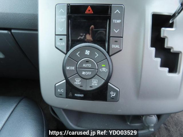 Used 2010 AT toyota voxy ZRR70W Image[22]