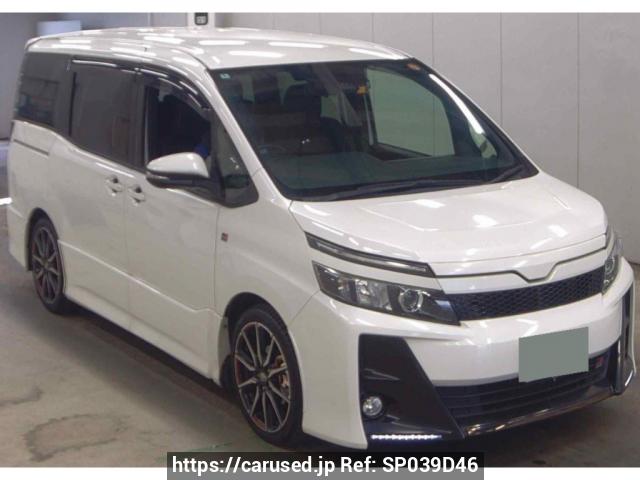 Buy Used 2018 Toyota Voxy ZRR80W (SP039D46) - Carused.jp