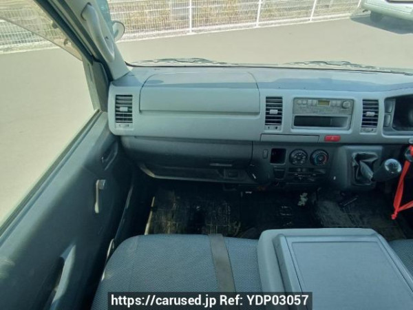 Used 2006 MT toyota hiace-van KDH205V Image[18]