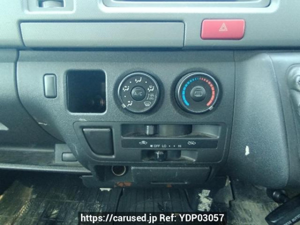 Used 2006 MT toyota hiace-van KDH205V Image[24]