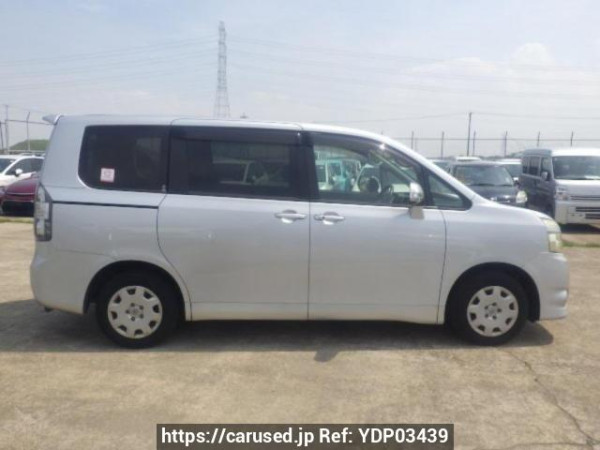 Used 2007 AT toyota voxy ZRR70G Image[7]