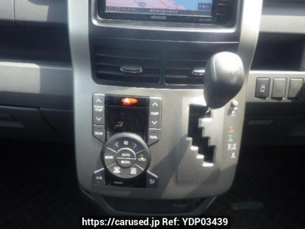Used 2007 AT toyota voxy ZRR70G Image[23]