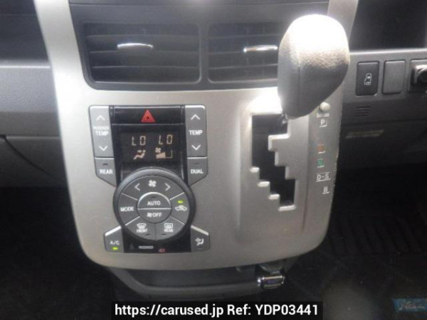 Used 2009 AT toyota voxy ZRR70G Image[22]