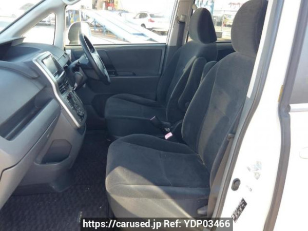 Used 2008 AT toyota voxy ZRR70G Image[14]