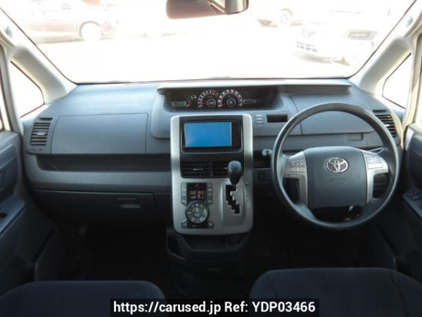 Used 2008 AT toyota voxy ZRR70G Image[18]