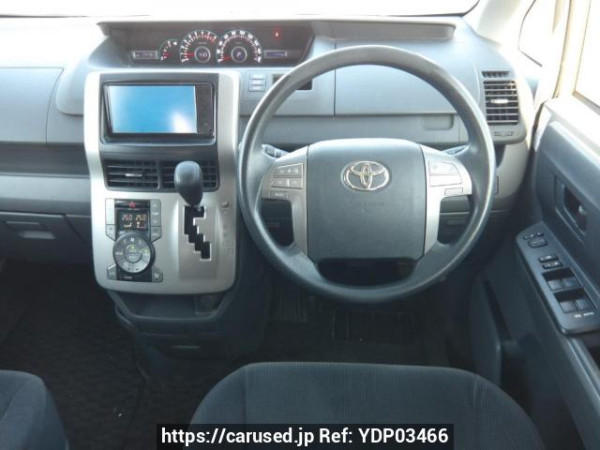 Used 2008 AT toyota voxy ZRR70G Image[20]