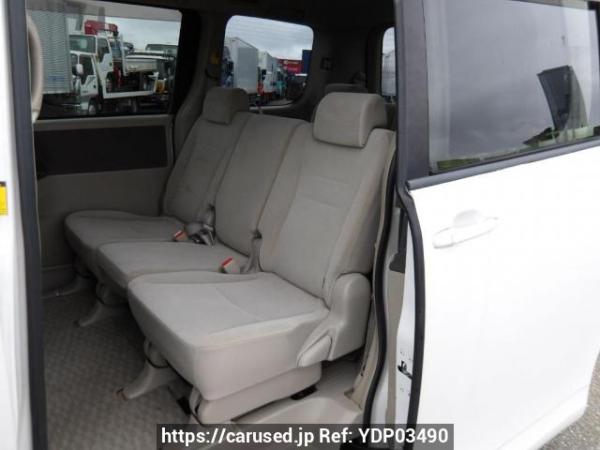 Used 2009 AT toyota noah ZRR70G Image[15]