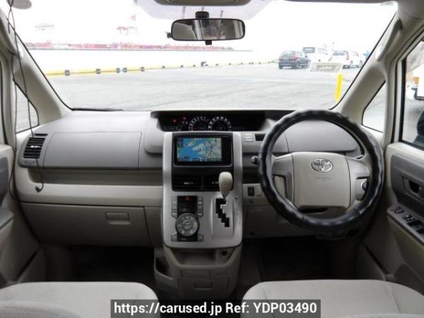 Used 2009 AT toyota noah ZRR70G Image[17]