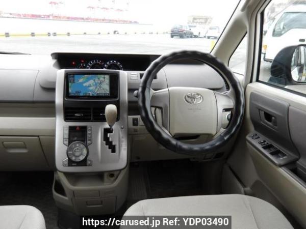 Used 2009 AT toyota noah ZRR70G Image[19]