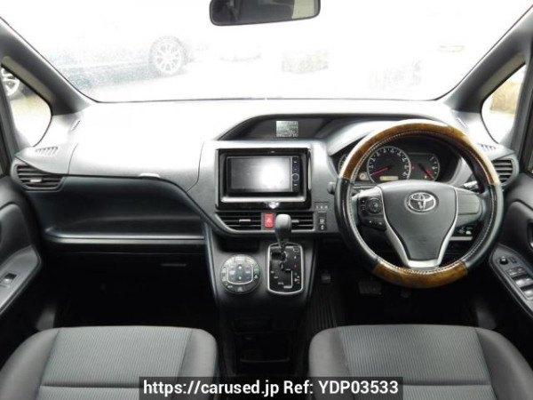 Used 2014 AT toyota noah ZRR80G Image[17]