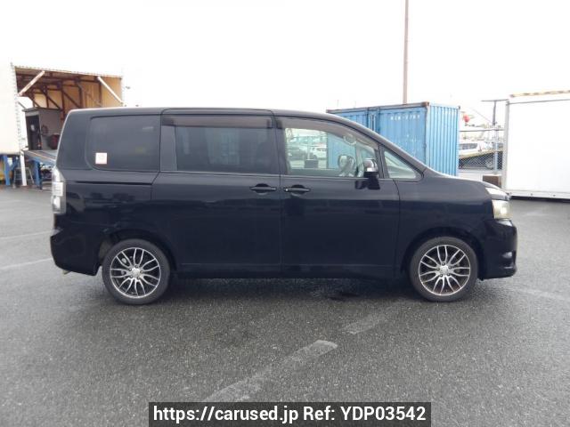 Buy Used 2009 Toyota Voxy ZRR70G (YDP03542) - Carused.jp