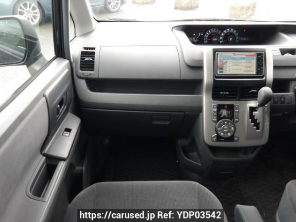 Used 2009 AT toyota voxy ZRR70G Image[19]