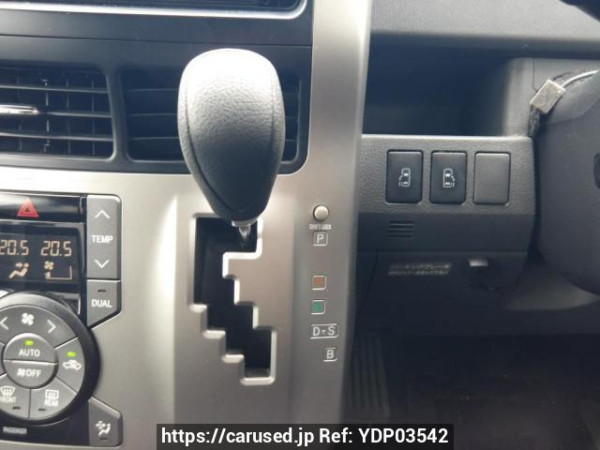 Used 2009 AT toyota voxy ZRR70G Image[27]