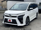 Toyota Voxy DBA-ZRR85W