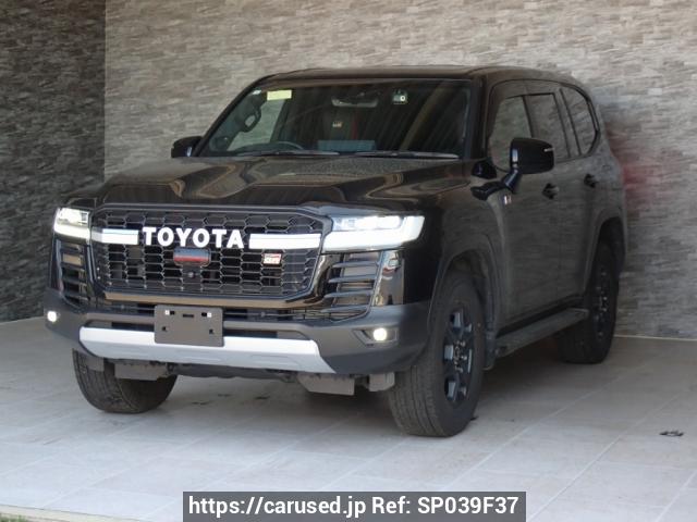 Buy Used 2023 Toyota Land Cruiser FJA300W (SP039F37) - Carused.jp
