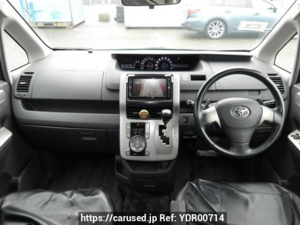 Used 2007 AT toyota noah ZRR70W Image[18]