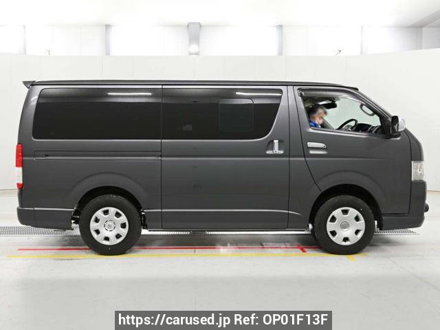 Comprar usado 2018 Toyota Hiace Van GDH206V (OP01F13F) - Carused.jp