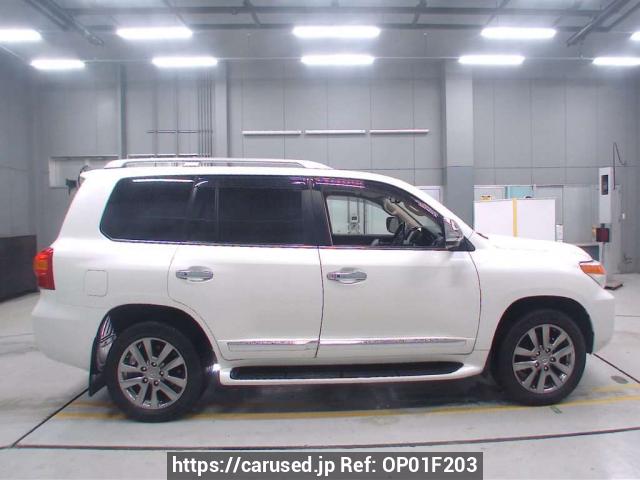 Buy Used 2015 Toyota Land Cruiser URJ202W (OP01F203) - Carused.jp