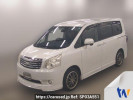 Toyota Noah ZRR70G