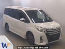 Toyota Noah ZRR80W