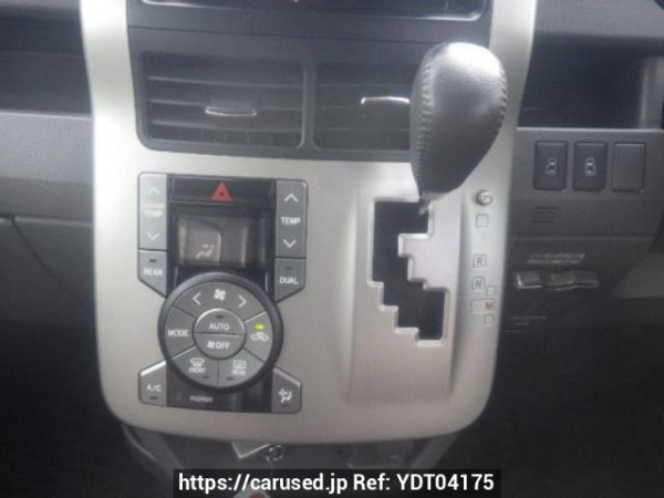 Used 2009 AT toyota voxy ZRR70W Image[20]