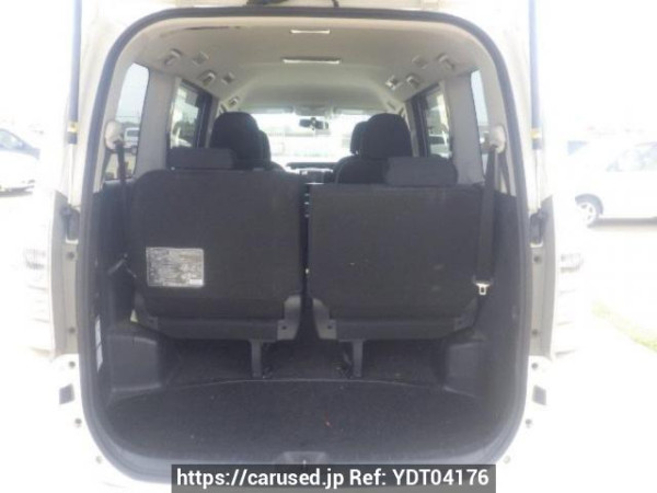 Used 2010 AT toyota voxy ZRR70W Image[8]