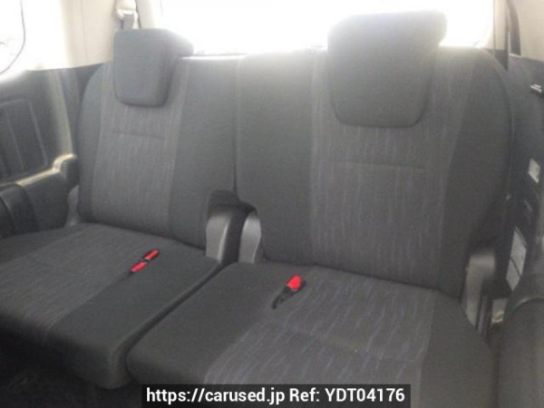 Used 2010 AT toyota voxy ZRR70W Image[15]