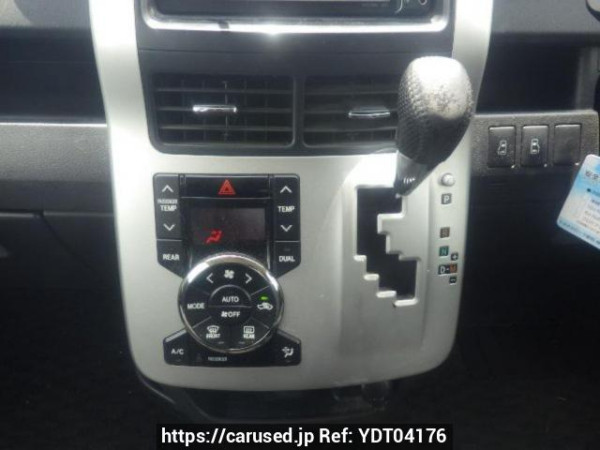 Used 2010 AT toyota voxy ZRR70W Image[21]