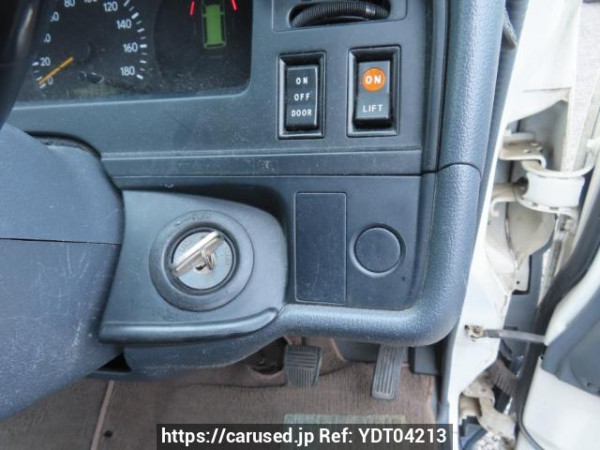 Used 2003 AT toyota regiusace-commuter TRH124B Image[30]