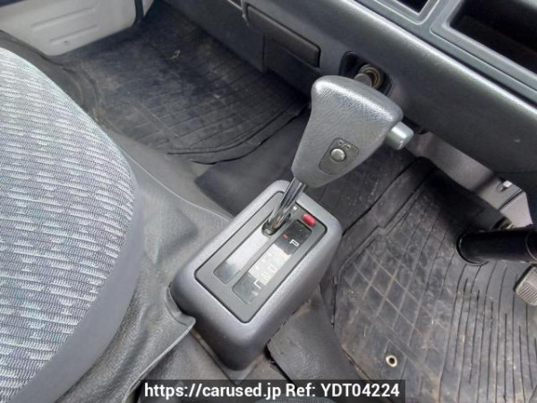 Used 2004 AT toyota regiusace-commuter TRH124B Image[23]