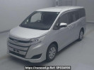 Toyota Noah ZRR80Gカイ