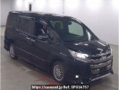 Toyota Noah ZWR80W