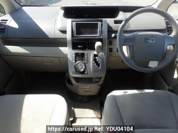 Used 2009 AT toyota noah ZRR75G Image[18]