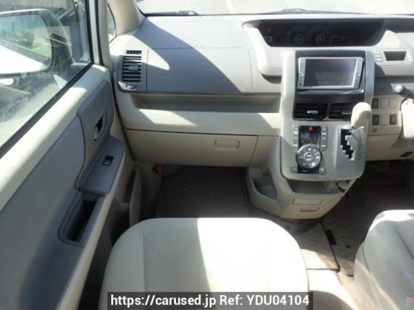 Used 2009 AT toyota noah ZRR75G Image[19]