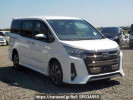 Toyota Noah ZRR85W