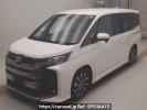 Toyota Noah ZWR90W