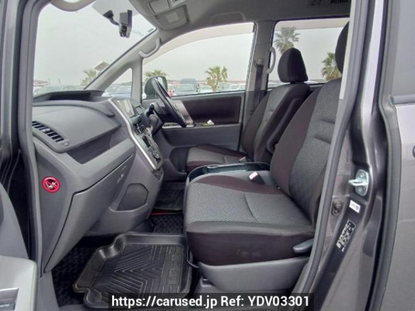 Used 2009 AT toyota noah ZRR75W Image[15]