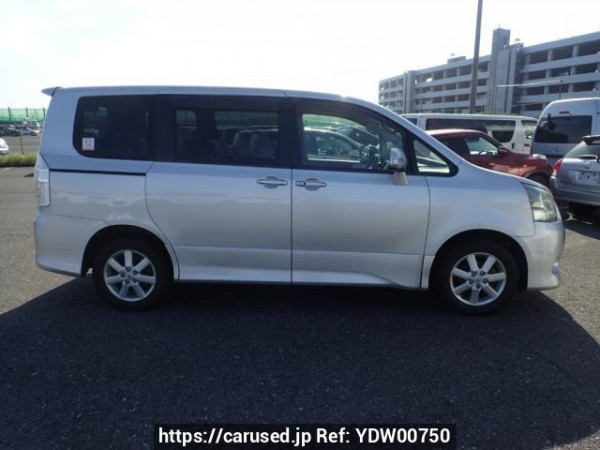 Used 2007 AT toyota noah ZRR75W Image[7]