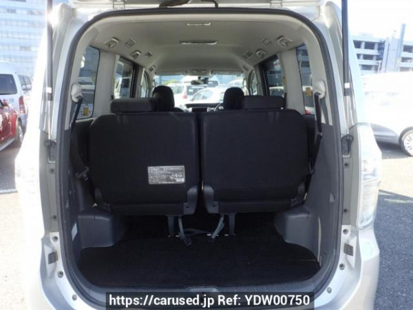 Used 2007 AT toyota noah ZRR75W Image[8]