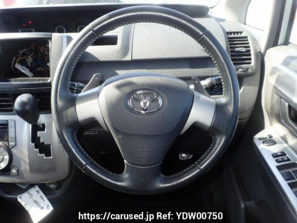 Used 2007 AT toyota noah ZRR75W Image[19]