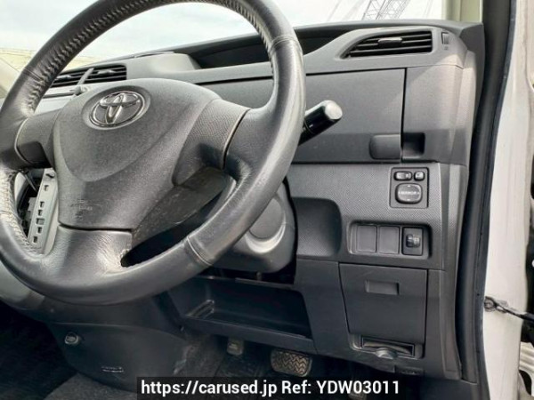 Used 2005 AT toyota ractis NCP105 Image[25]