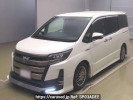 Toyota Noah ZWR80W