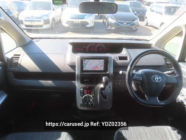 Used 2012 CVT toyota voxy ZRR70 Image[11]