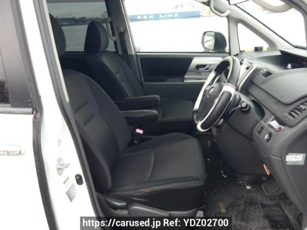Used 2009 AT toyota voxy ZRR70W Image[13]